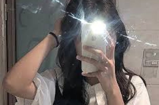 内娱男星‘绅士人设’崩塌剧组揩油被全网封禁！