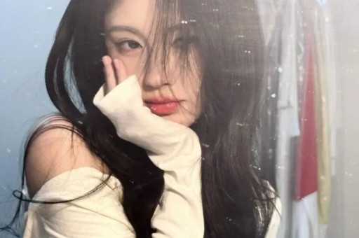 斗鱼女主播忘关摄像头私密画面流出！虚假人设彻底翻车